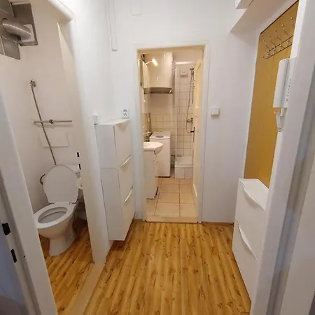 18 Apartment